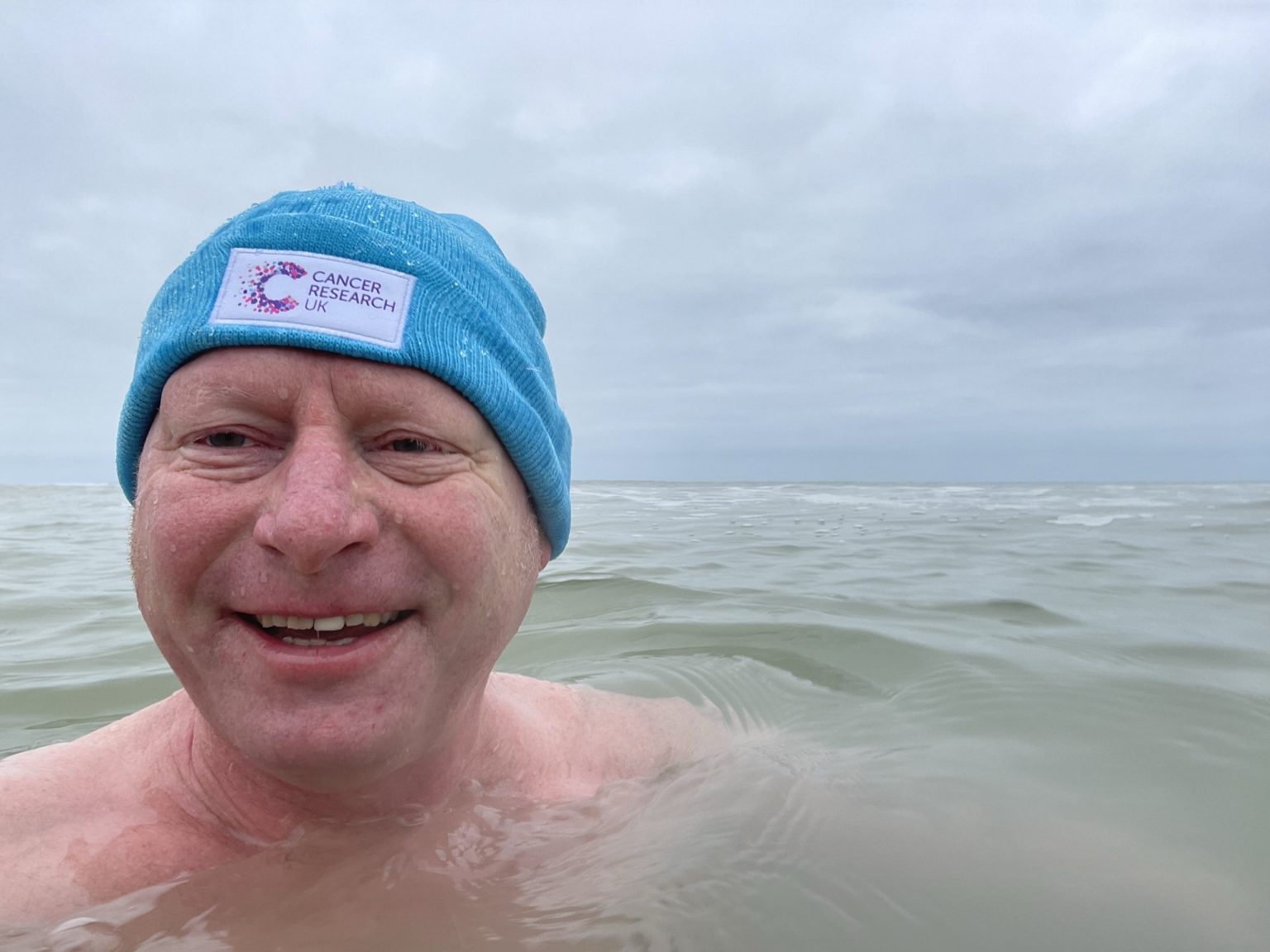 KEN TAKES THE PLUNGE FOR CANCER CHARITY
